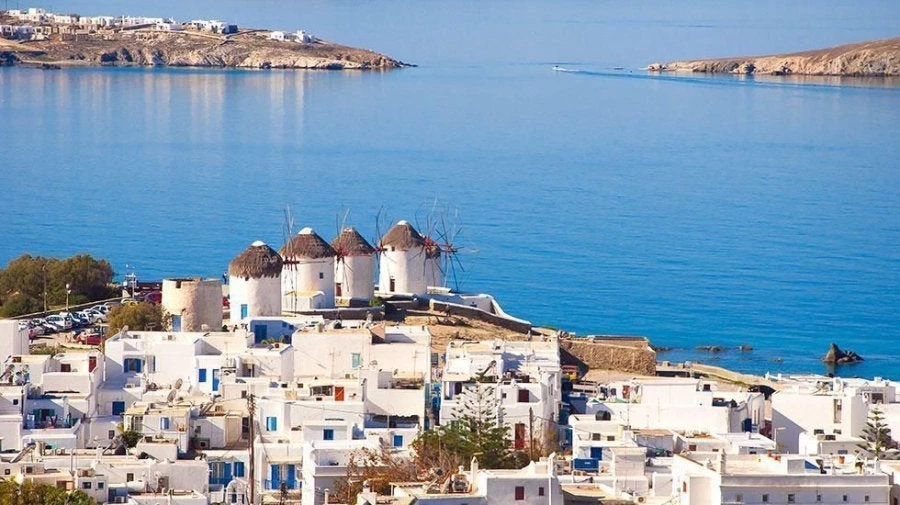 Eπενδυτική φρενίτιδα στη Μύκονο με πρωταγωνιστές funds και Τούρκους αγοραστές